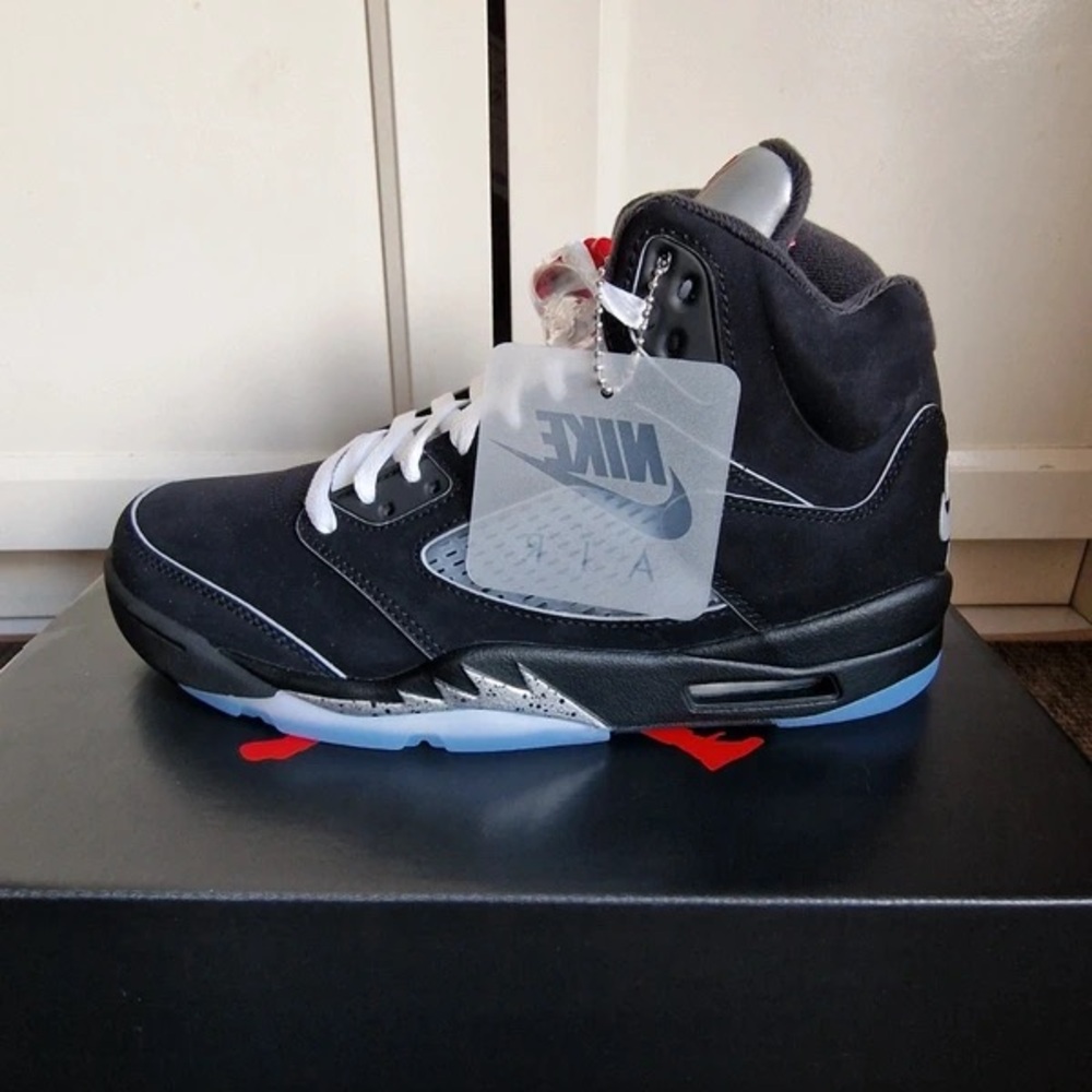 Air Jordan 5 Retro OG Black Metallic Reimagined - Picture 3 of 5